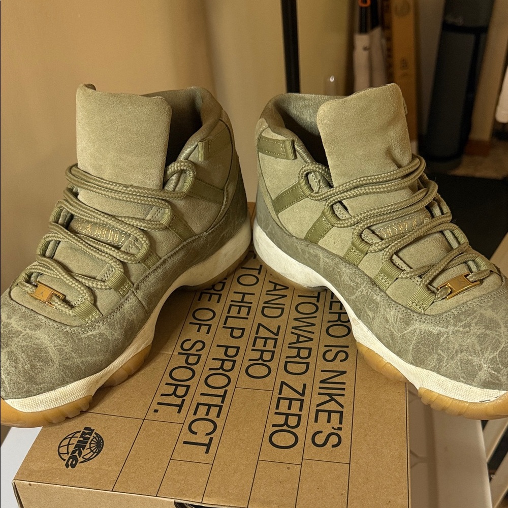 Jordan 11 Retro Olive Lux - Picture 5 of 9